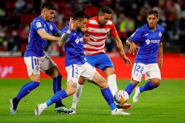 加时末段西甲焦点战,孟菲斯灰熊绝杀压哨,赛场秩序良好,临场指挥获称赞的简单介绍