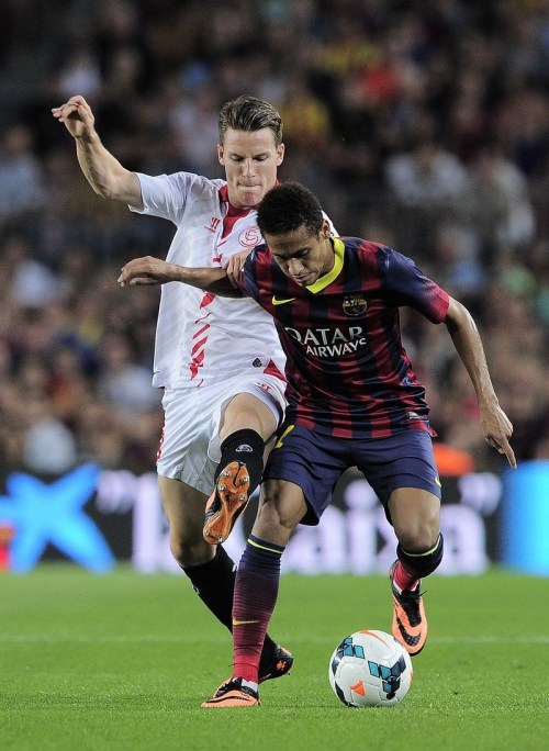 加时末段西甲焦点战,孟菲斯灰熊绝杀压哨,赛场秩序良好,临场指挥获称赞的简单介绍